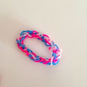 I am selling a homemade bracelet I made from rainbow loom.